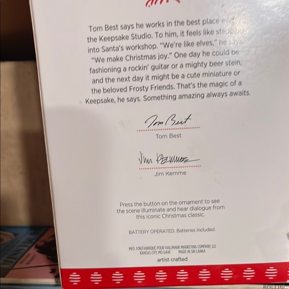 Collectors Hallmark Keepsake Charlie Brown Ornament - Picture 2 of 4